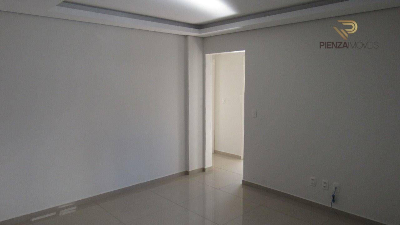 Apartamento à venda com 2 quartos, 82m² - Foto 2