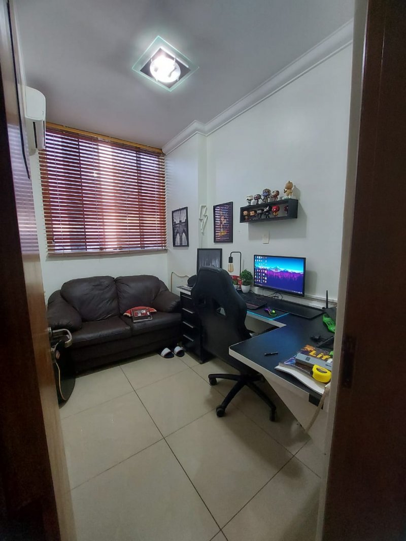 Apartamento à venda com 4 quartos, 150m² - Foto 7