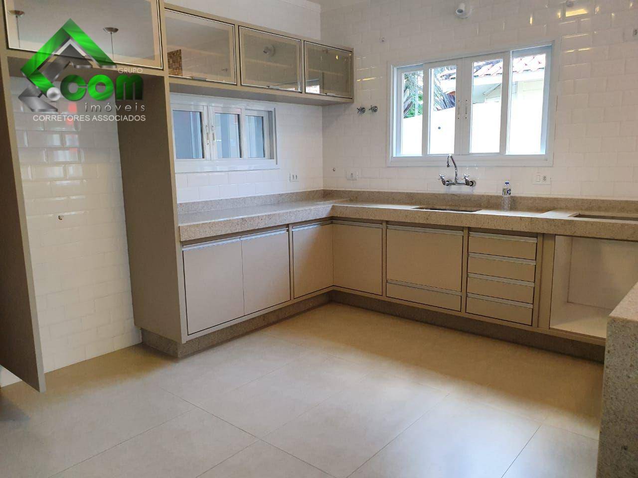 Casa à venda com 3 quartos, 323m² - Foto 9