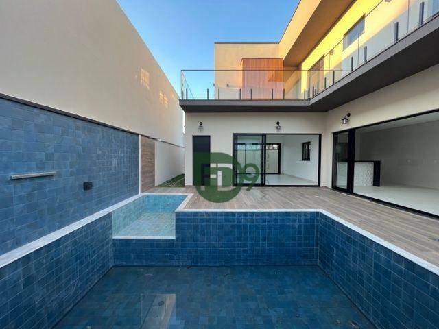 Casa de Condomínio à venda com 3 quartos, 253m² - Foto 1