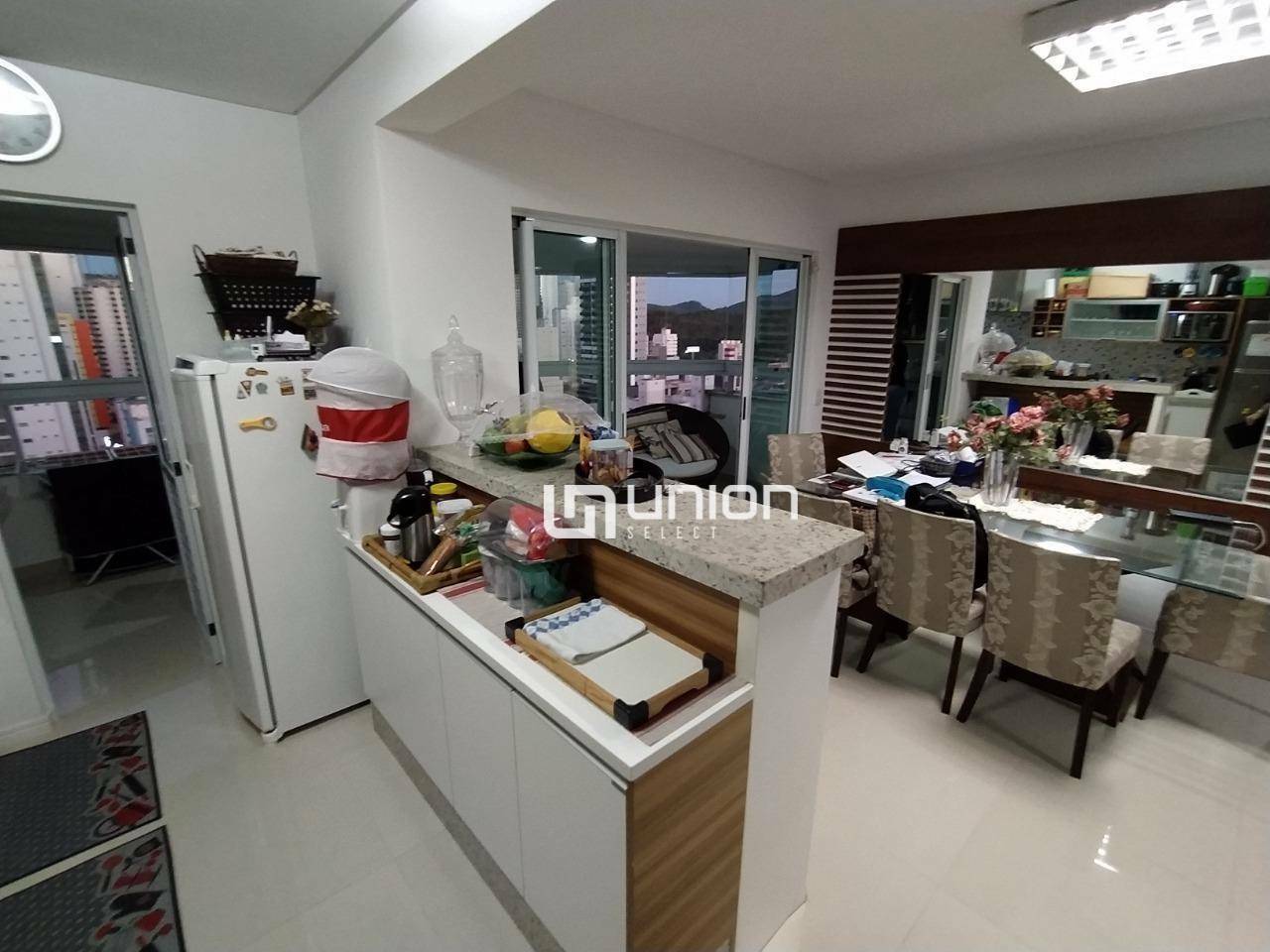 Apartamento à venda com 3 quartos, 97m² - Foto 11