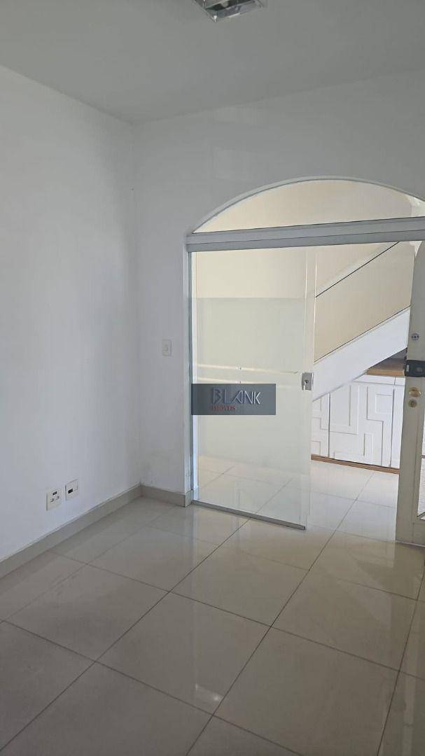 Sobrado à venda e aluguel com 3 quartos, 244m² - Foto 4