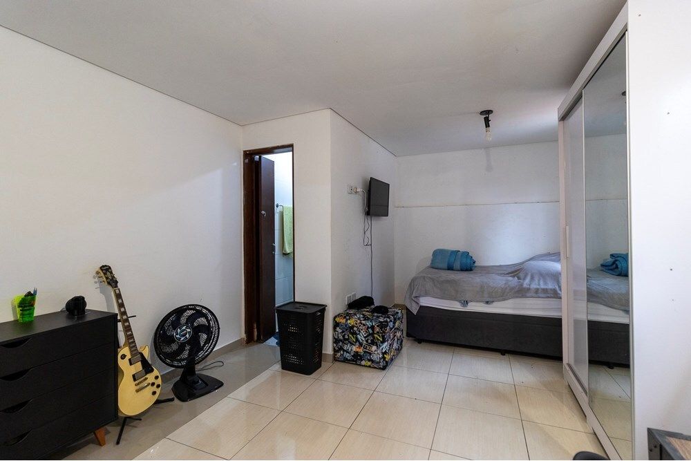 Casa de Condomínio à venda com 4 quartos, 180m² - Foto 4