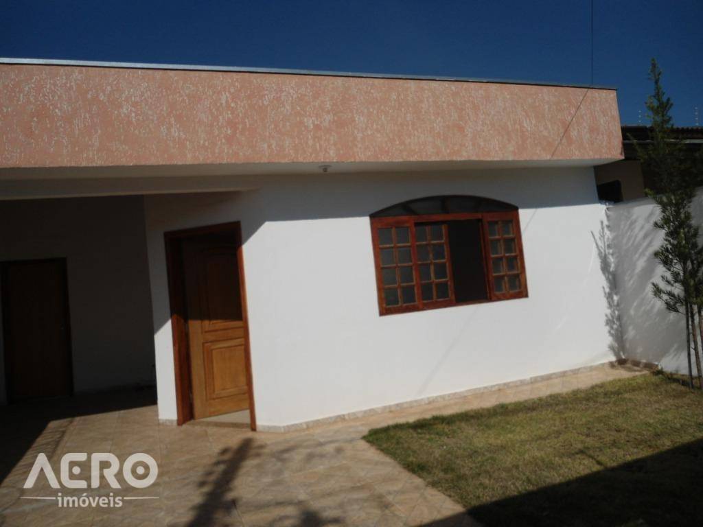 Casa à venda com 3 quartos, 162m² - Foto 2