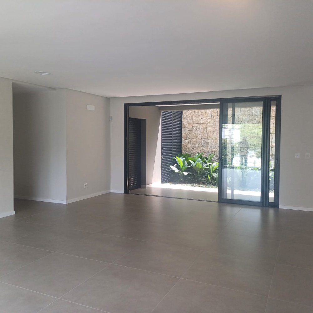 Casa à venda com 3 quartos, 296m² - Foto 6