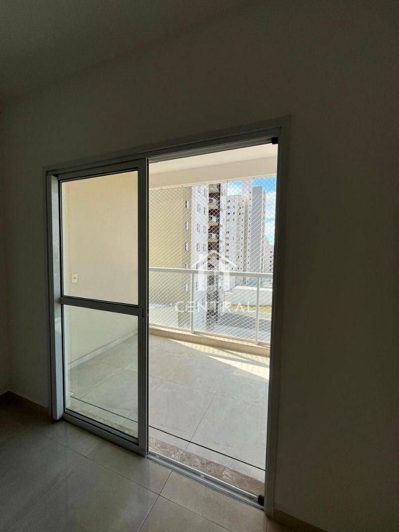Apartamento para alugar com 3 quartos, 83m² - Foto 3