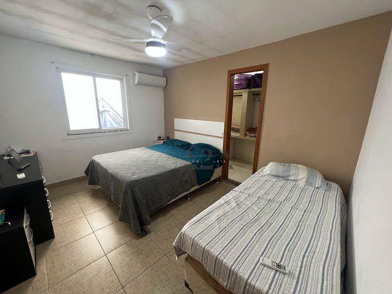 Casa à venda com 3 quartos, 270m² - Foto 42