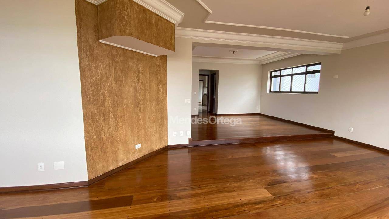 Apartamento, 3 quartos, 180 m² - Foto 1
