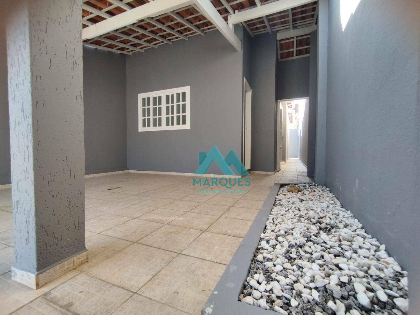 Casa à venda com 3 quartos, 110m² - Foto 1