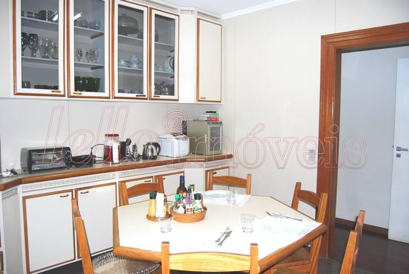 Apartamento à venda com 3 quartos, 180m² - Foto 7