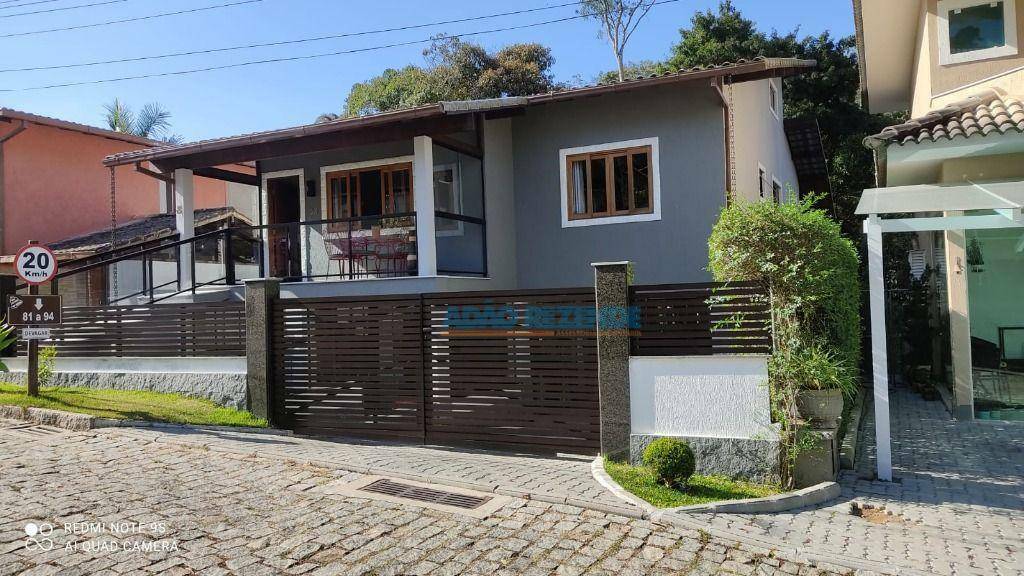 Casa de Condomínio à venda com 4 quartos, 288m² - Foto 1