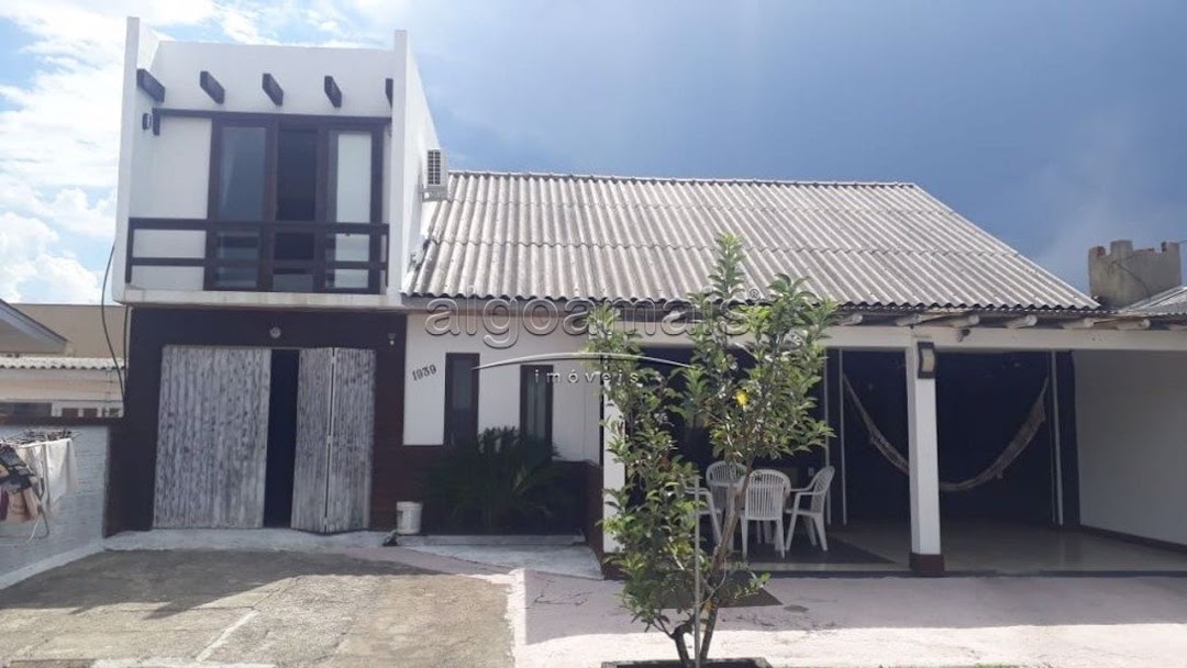 Casa à venda com 3 quartos, 160m² - Foto 1