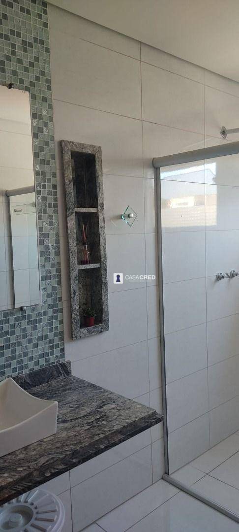 Casa à venda com 3 quartos, 500m² - Foto 9