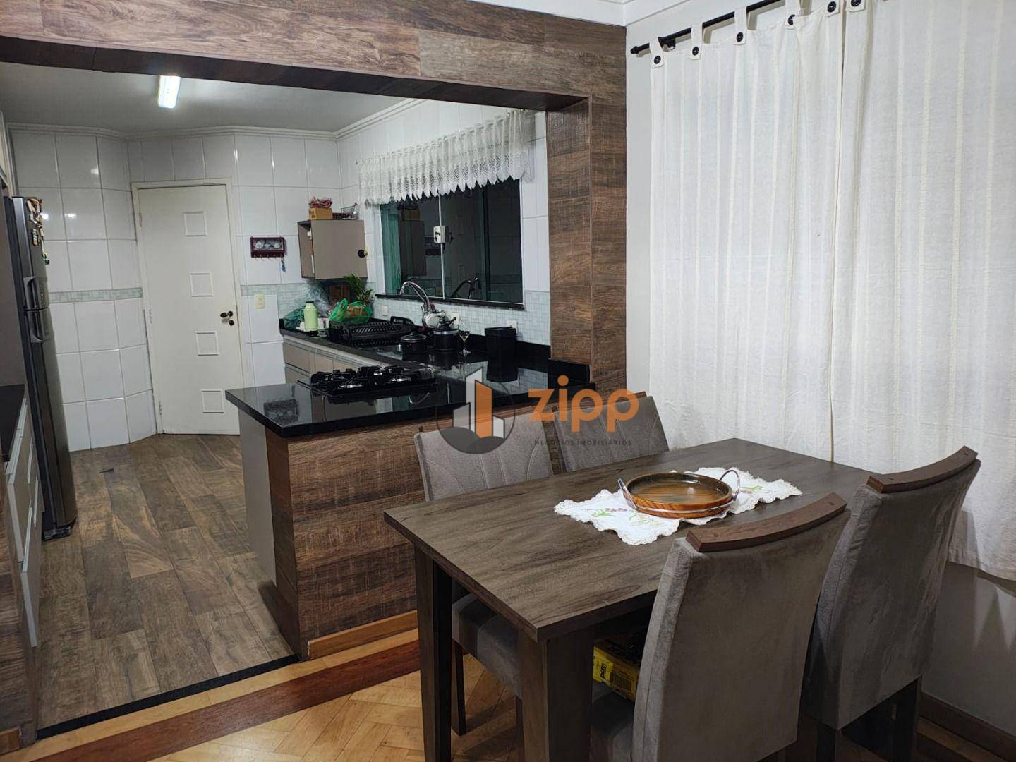 Sobrado à venda com 3 quartos, 200m² - Foto 3