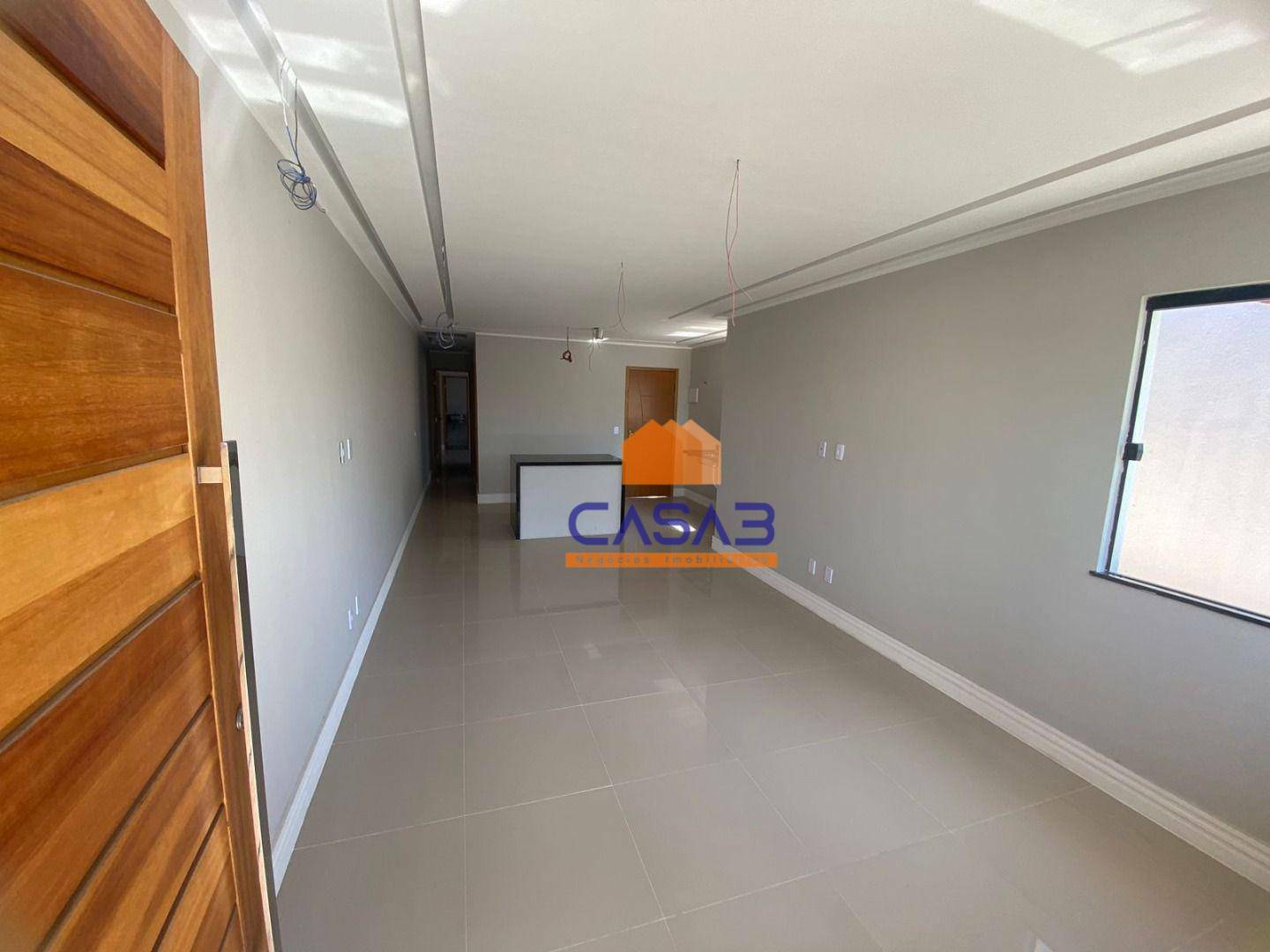 Casa à venda com 2 quartos, 77m² - Foto 5