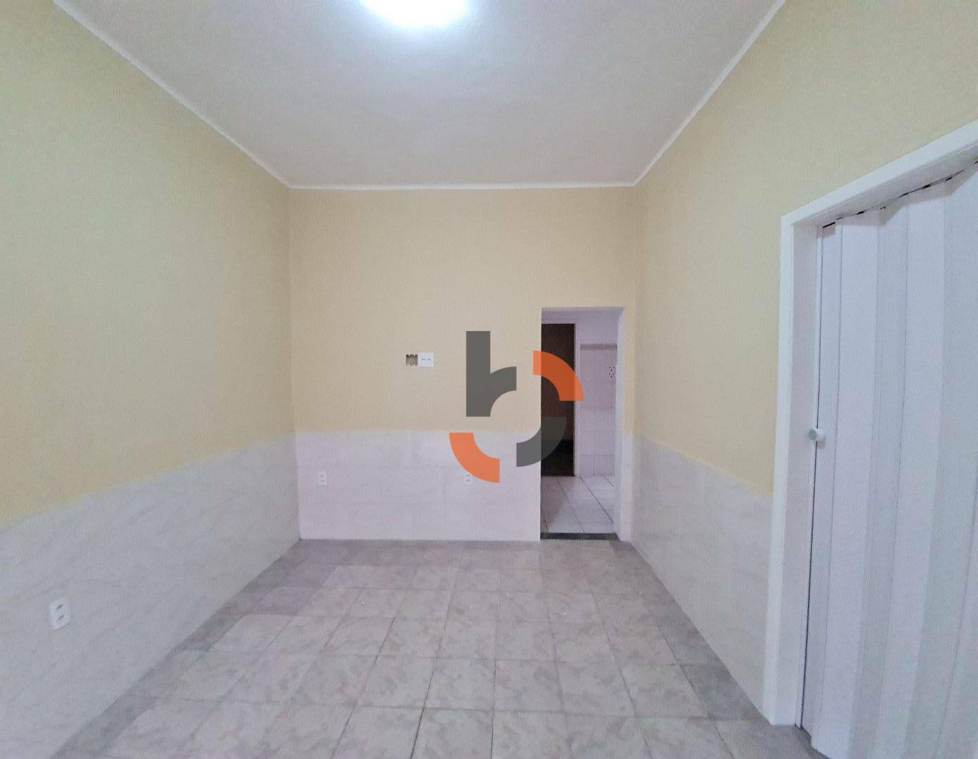 Casa à venda e aluguel com 2 quartos, 57m² - Foto 1