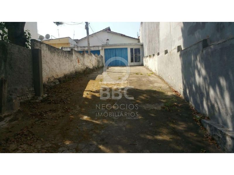 Casa à venda com 2 quartos, 120m² - Foto 2