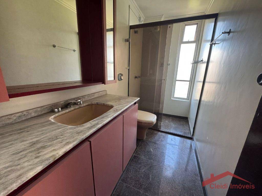 Apartamento para alugar com 3 quartos, 122m² - Foto 16