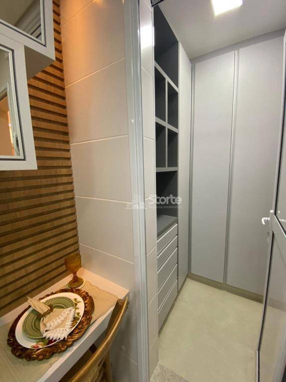 Apartamento à venda com 3 quartos, 188m² - Foto 7