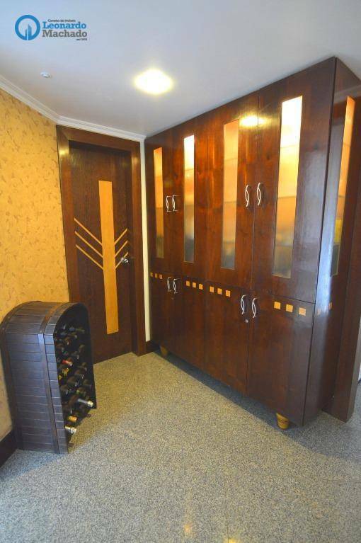 Apartamento à venda com 3 quartos, 195m² - Foto 8