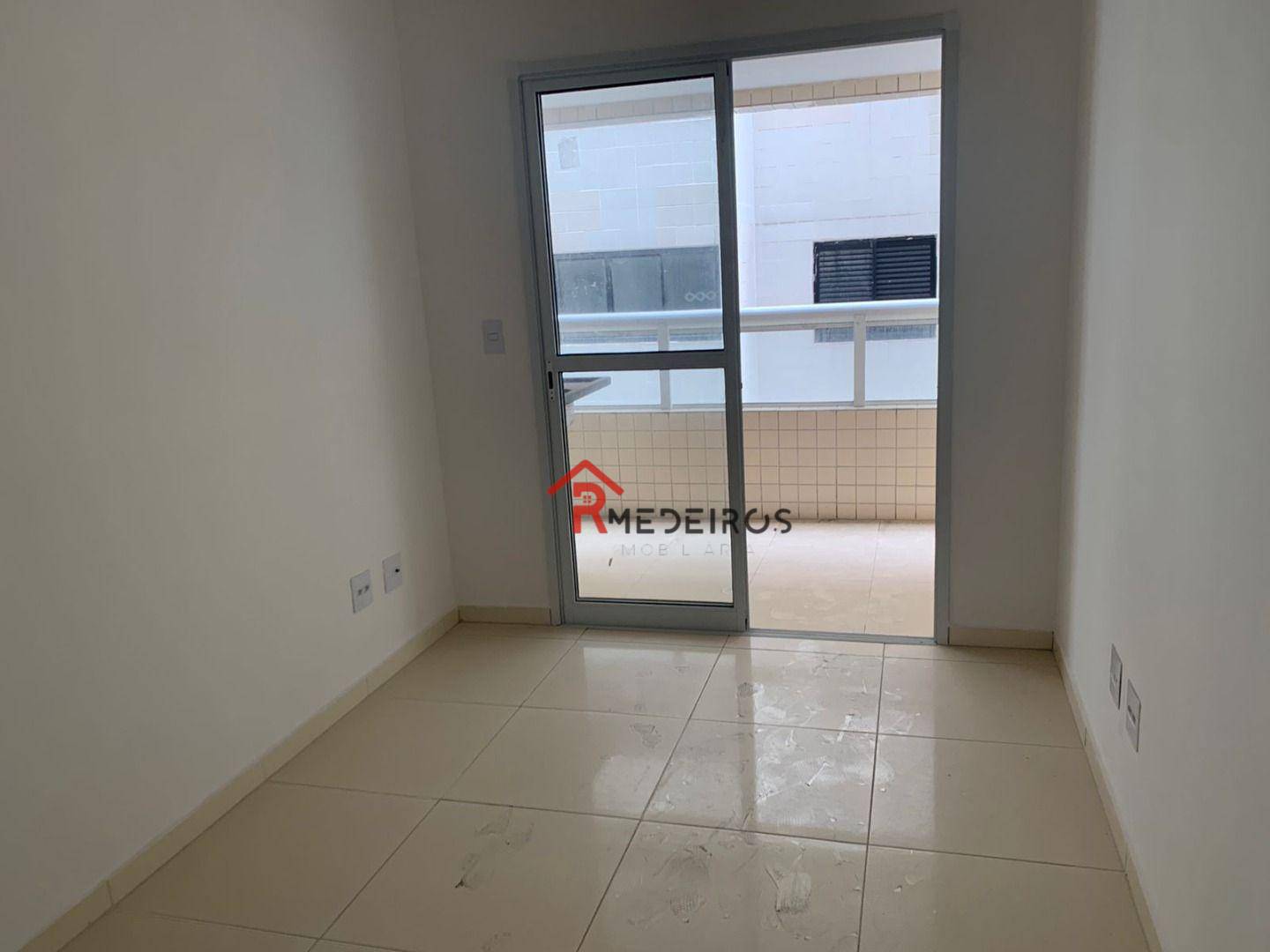 Apartamento à venda com 2 quartos, 66m² - Foto 2