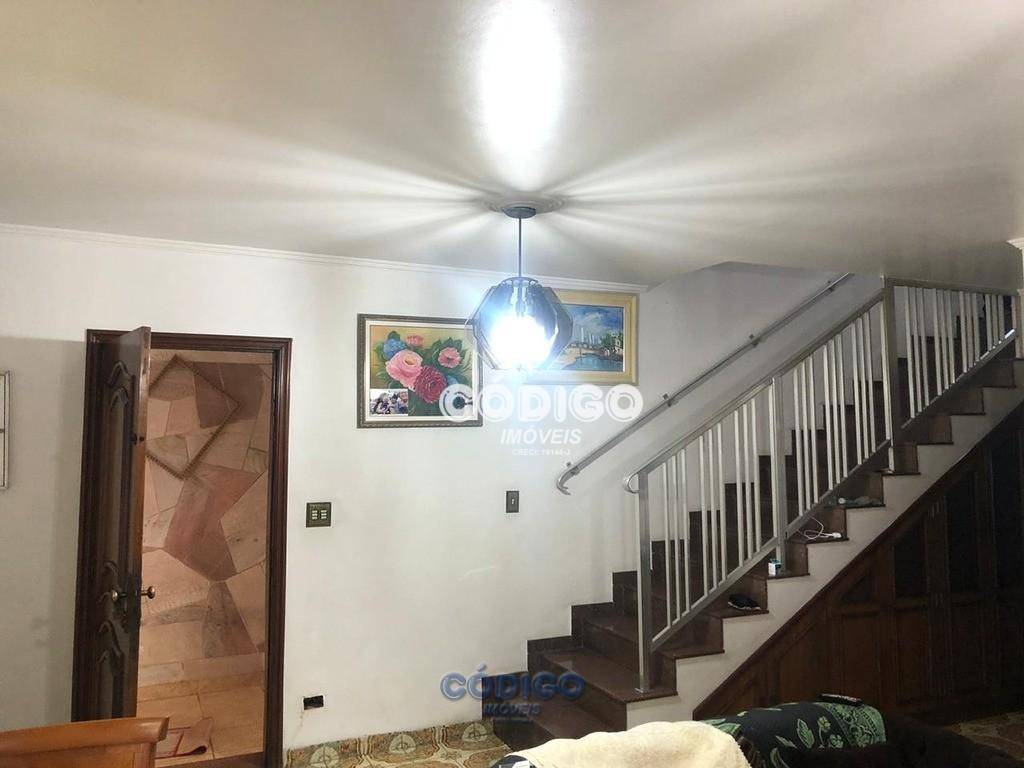 Sobrado à venda com 3 quartos, 200m² - Foto 11