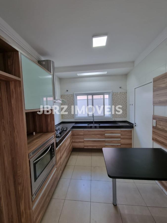 Casa para alugar com 3 quartos, 208m² - Foto 4