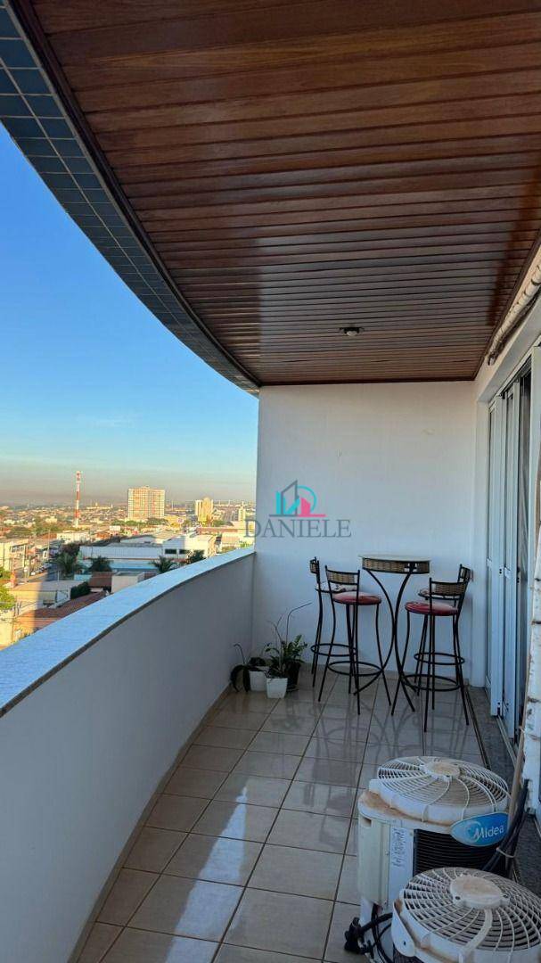 Apartamento à venda com 3 quartos, 128m² - Foto 4