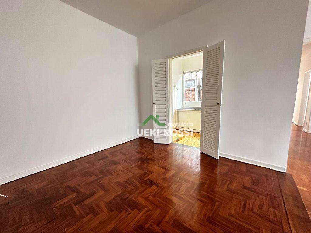 Apartamento à venda com 3 quartos, 84m² - Foto 2