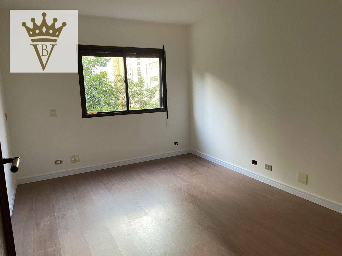 Apartamento à venda com 3 quartos, 190m² - Foto 9