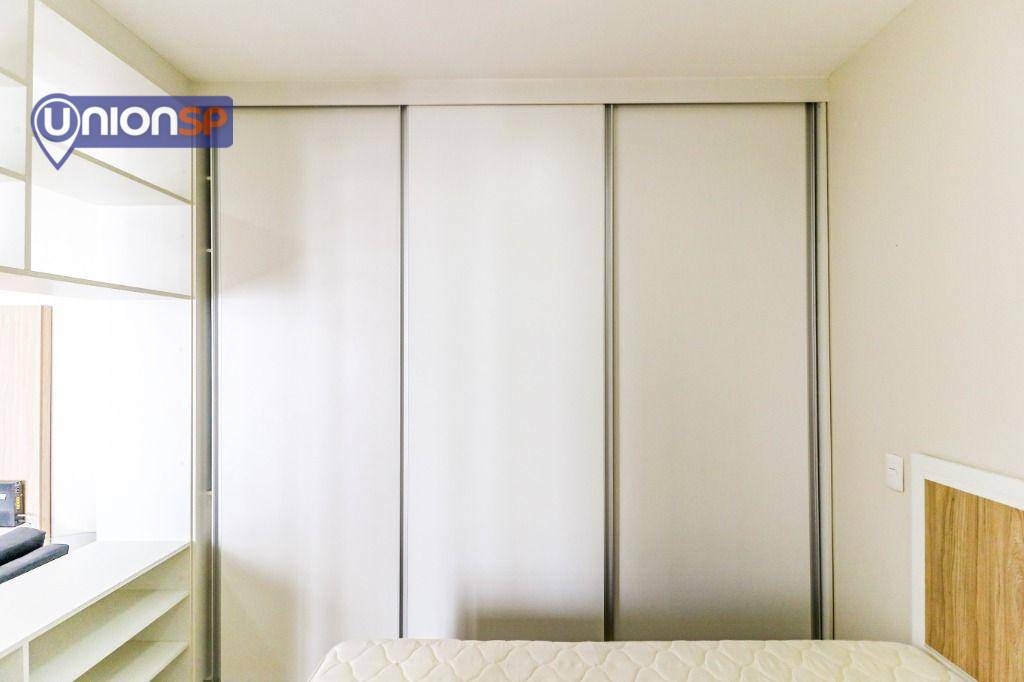 Apartamento à venda com 1 quarto, 38m² - Foto 11