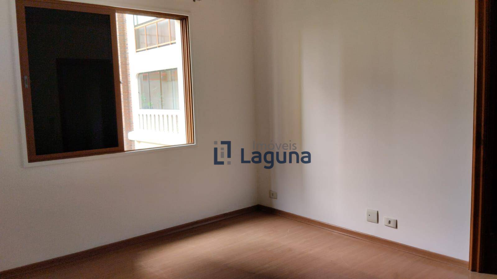 Apartamento para alugar com 4 quartos, 263m² - Foto 13