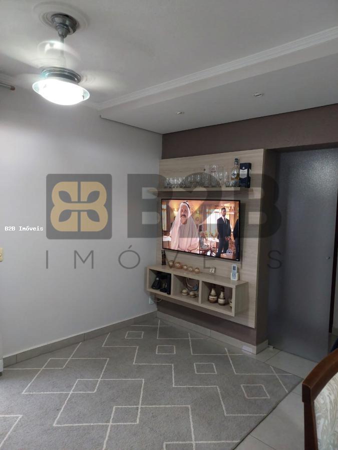 Apartamento à venda com 3 quartos, 68m² - Foto 2