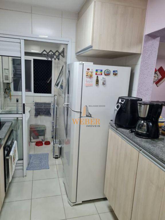 Apartamento à venda com 3 quartos, 70m² - Foto 4