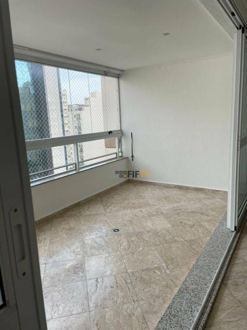 Apartamento para alugar com 3 quartos, 146m² - Foto 5