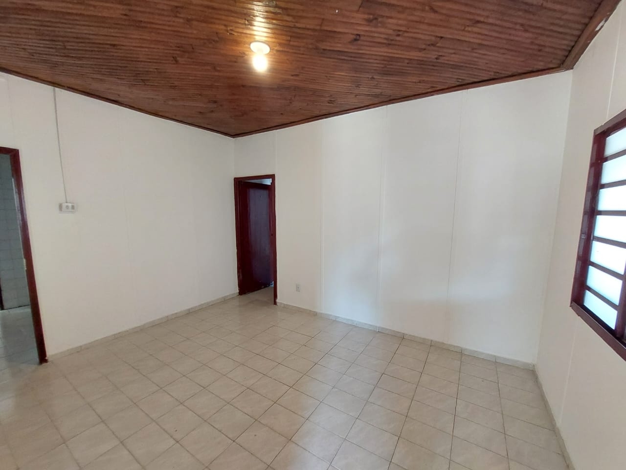 Casa à venda com 3 quartos, 191m² - Foto 1