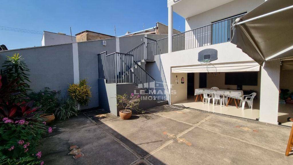 Casa à venda com 3 quartos, 237m² - Foto 47