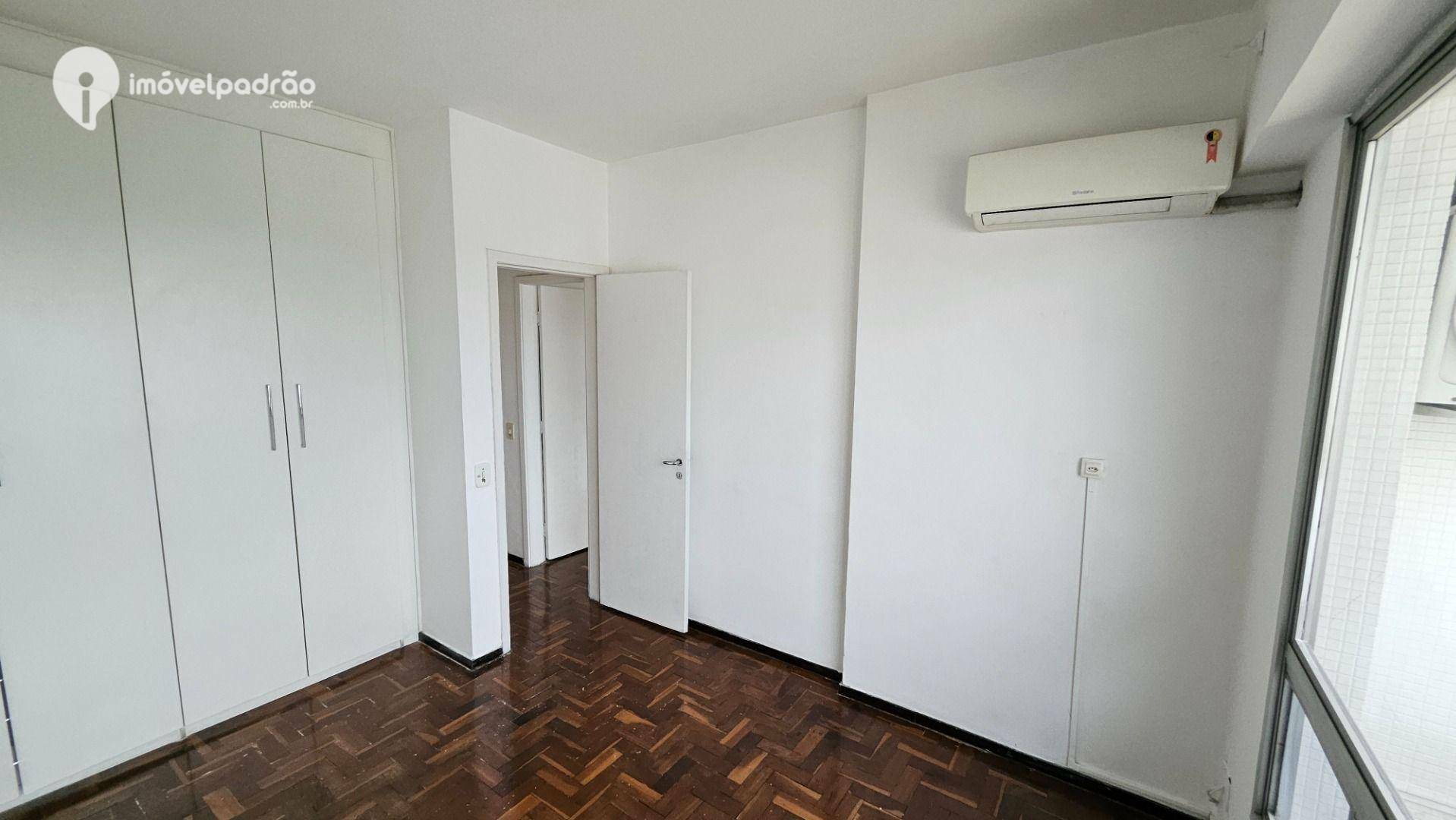 Apartamento para alugar com 3 quartos, 120m² - Foto 29