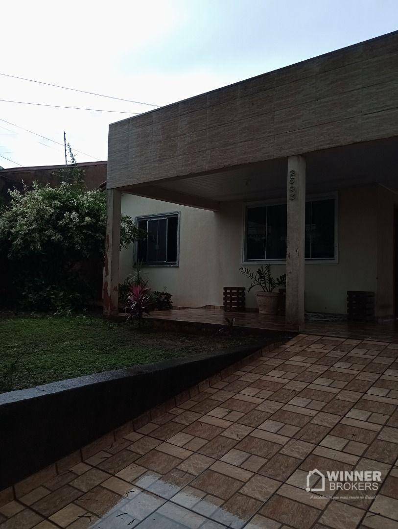Casa à venda com 3 quartos, 300m² - Foto 2