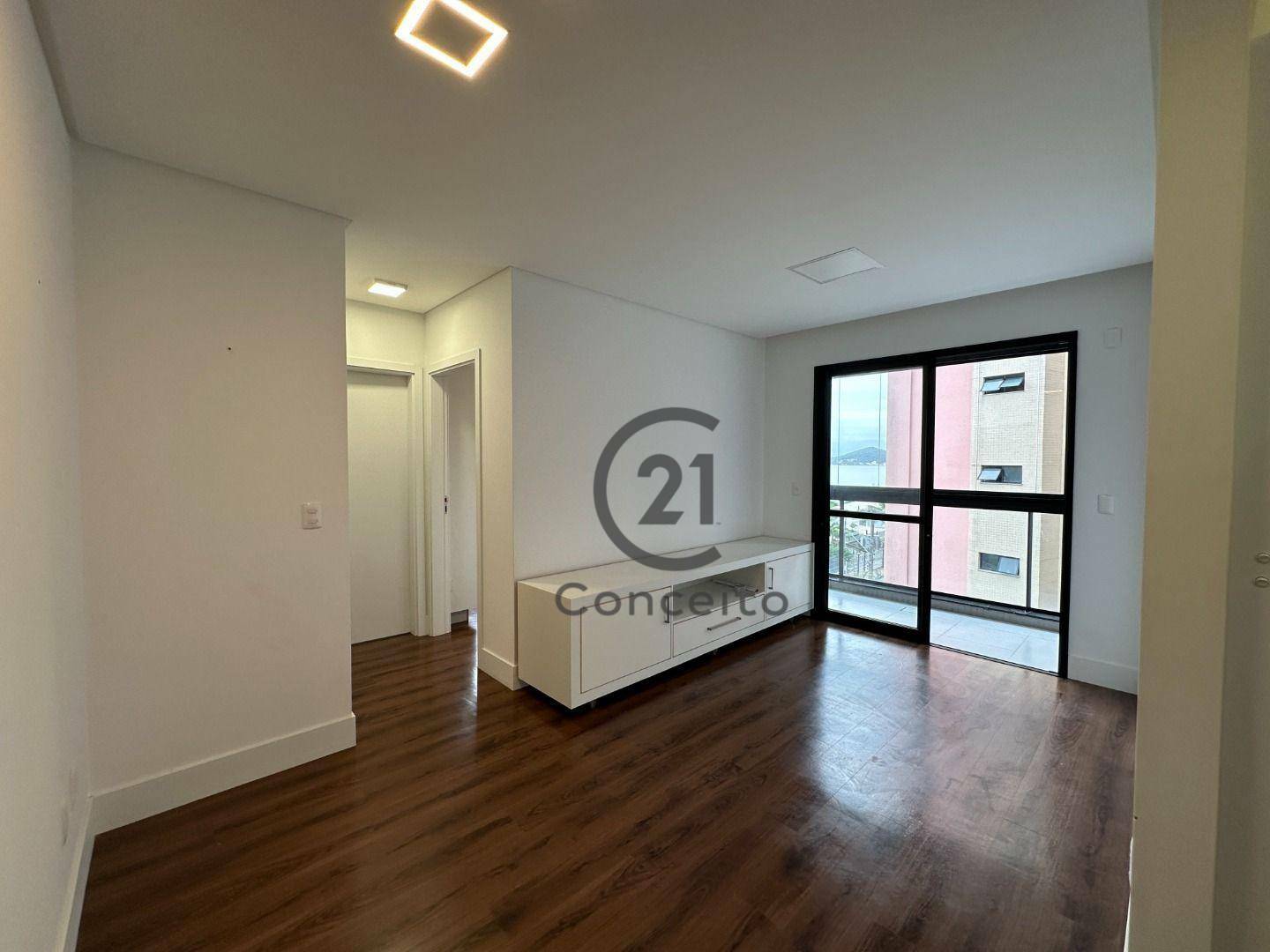 Apartamento à venda com 2 quartos, 73m² - Foto 2