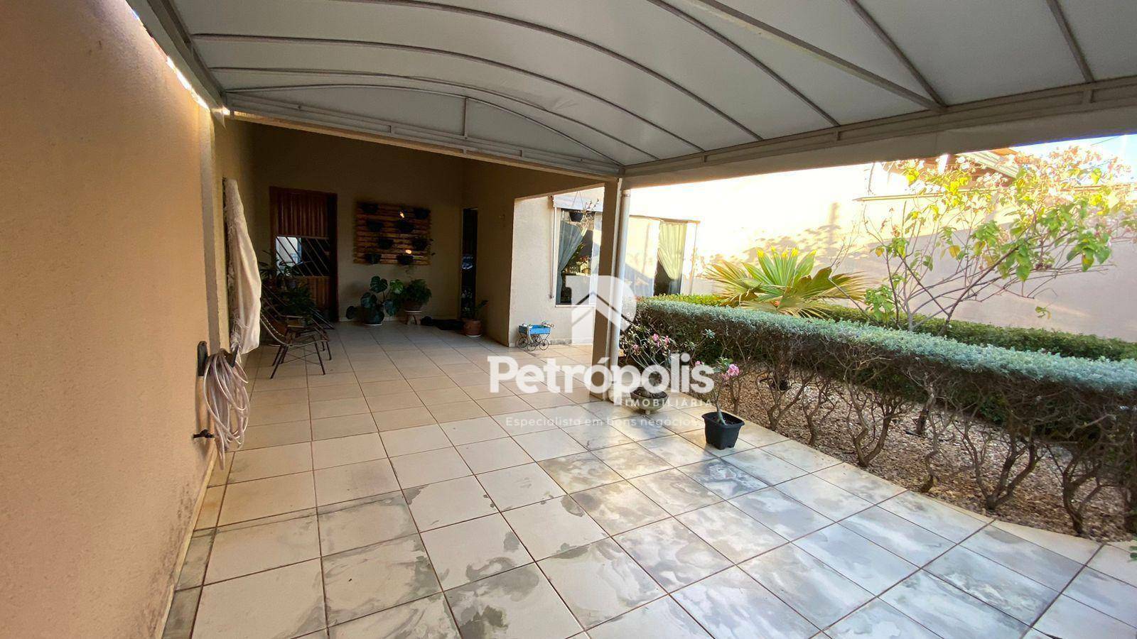 Casa à venda com 3 quartos, 104m² - Foto 2