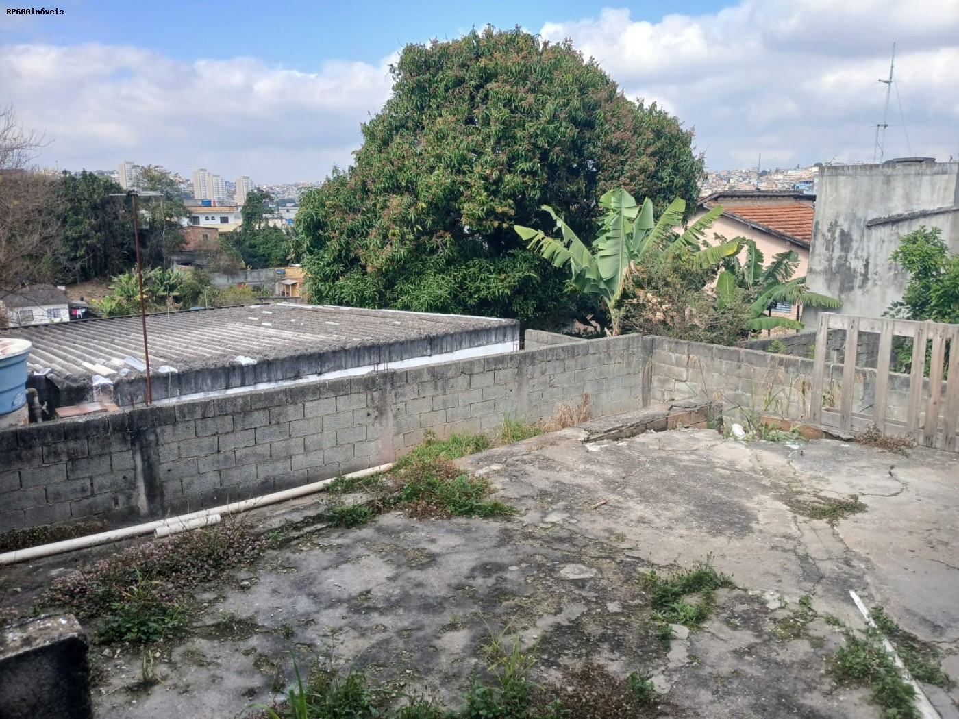 Casa à venda com 1 quarto, 270m² - Foto 2