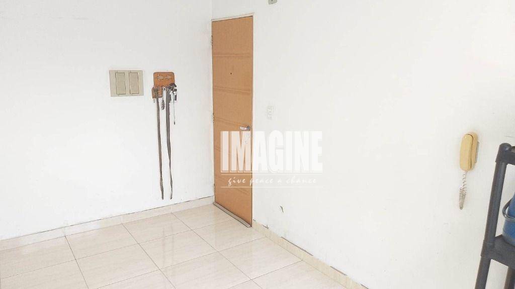 Apartamento à venda com 2 quartos, 58m² - Foto 2