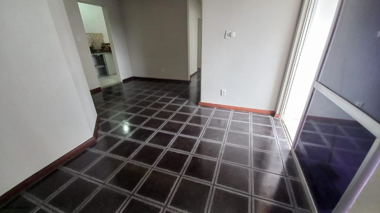 Apartamento à venda com 2 quartos, 70m² - Foto 2