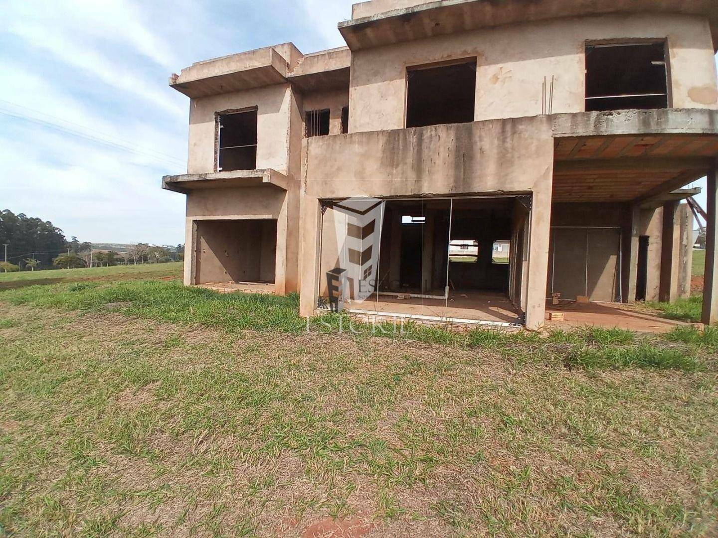 Sobrado à venda com 4 quartos, 232m² - Foto 1