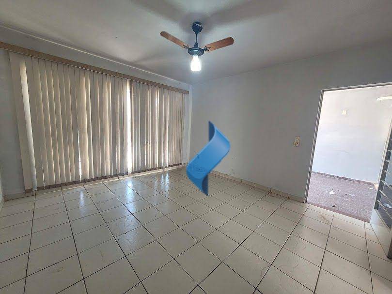 Casa para alugar com 2 quartos, 150m² - Foto 5