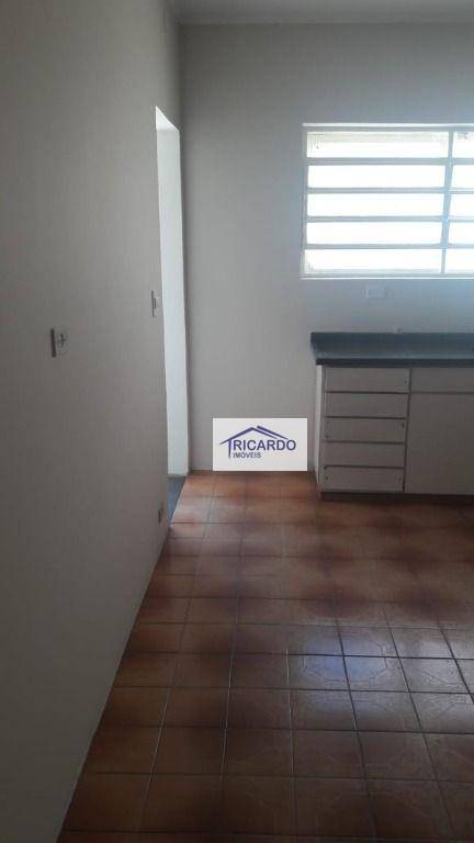 Casa para alugar com 3 quartos, 280m² - Foto 13