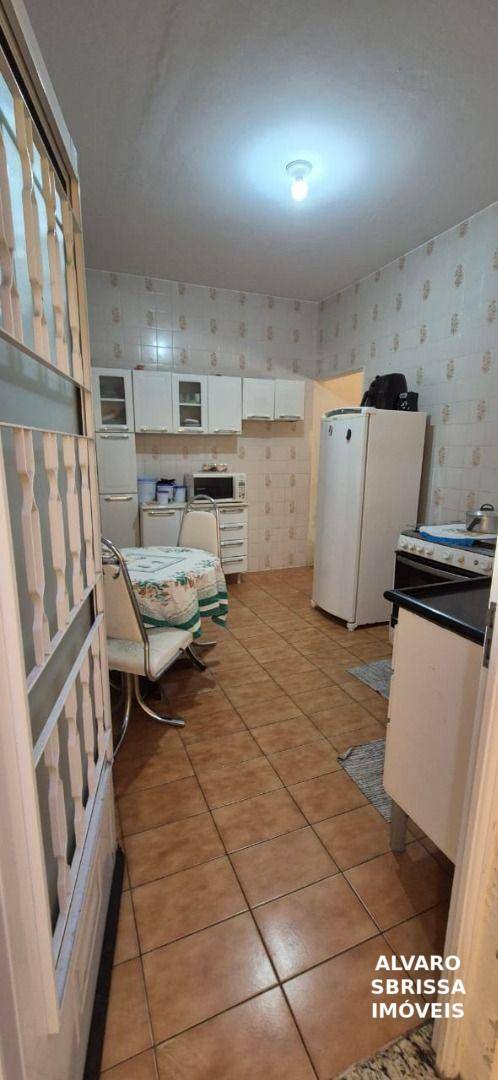 Casa à venda com 2 quartos, 128m² - Foto 6