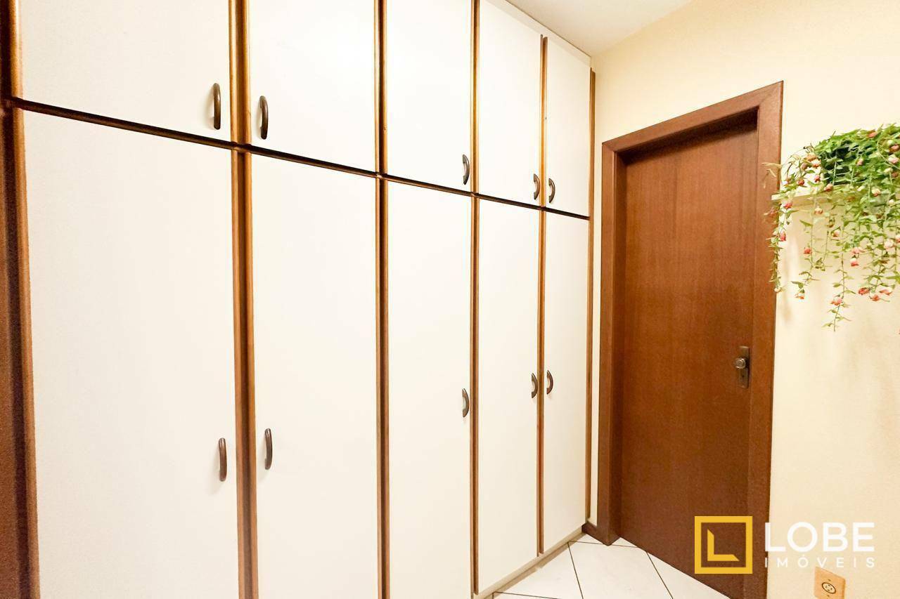 Apartamento à venda com 3 quartos, 155m² - Foto 13