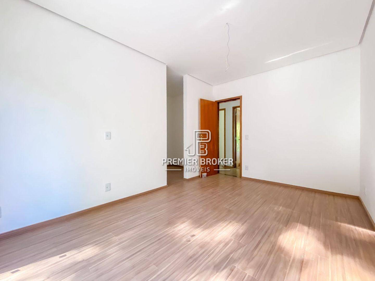 Casa à venda com 4 quartos, 219m² - Foto 13